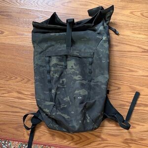 Oakley Men's Black Camouflage Backpack